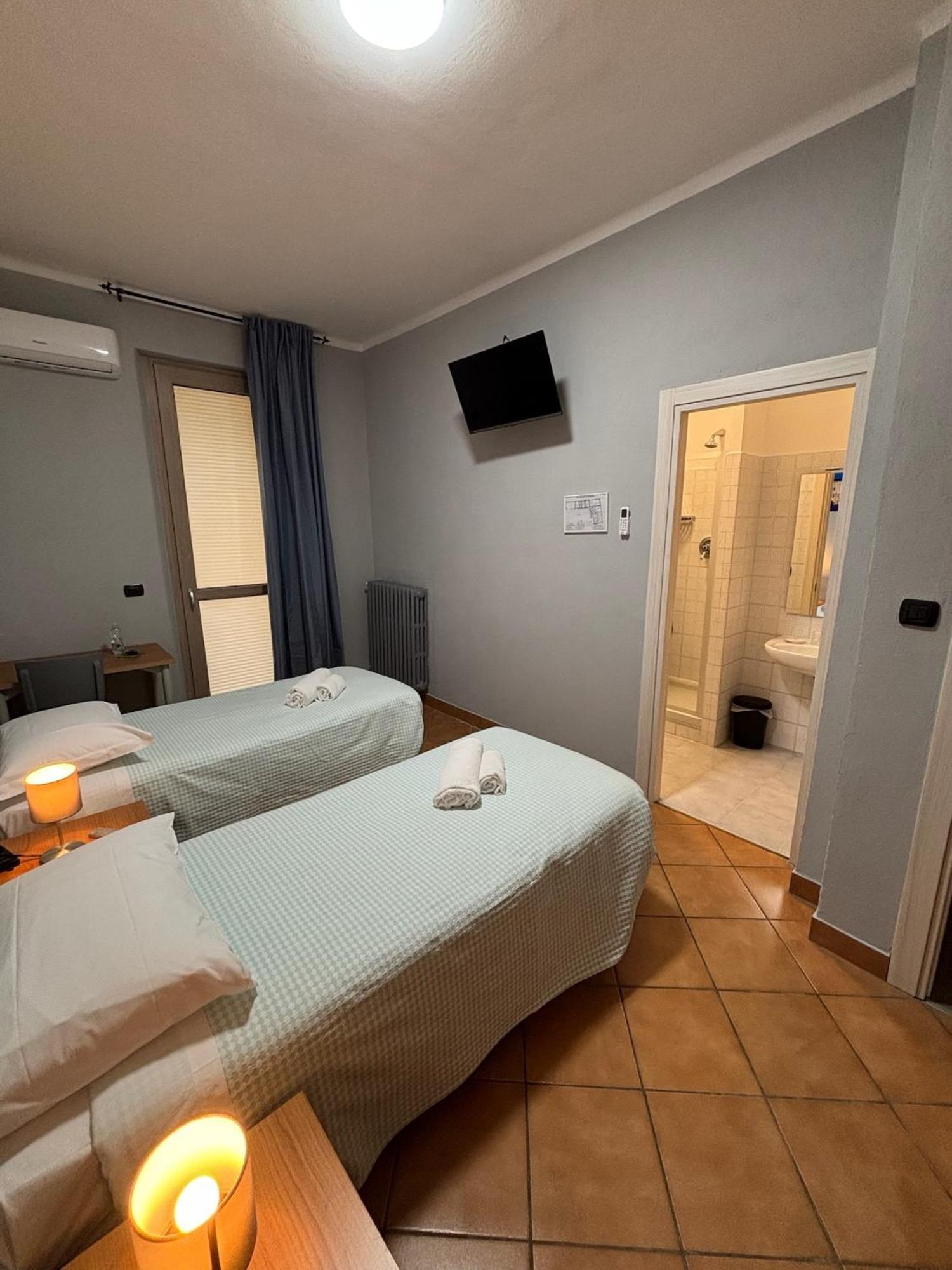 Domus Hotel Caselle Torinese Екстериор снимка